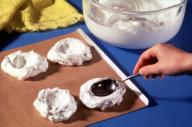 ETHNIC FLAVORS: AUSTRALIA -- PAVLOVA