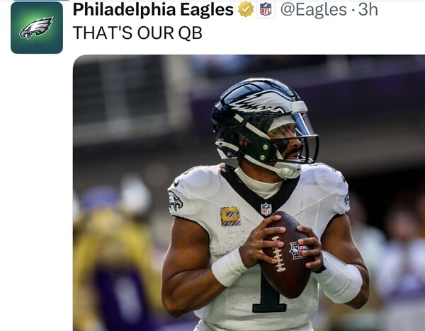 For a Game, Last Year's Eagles Resurface