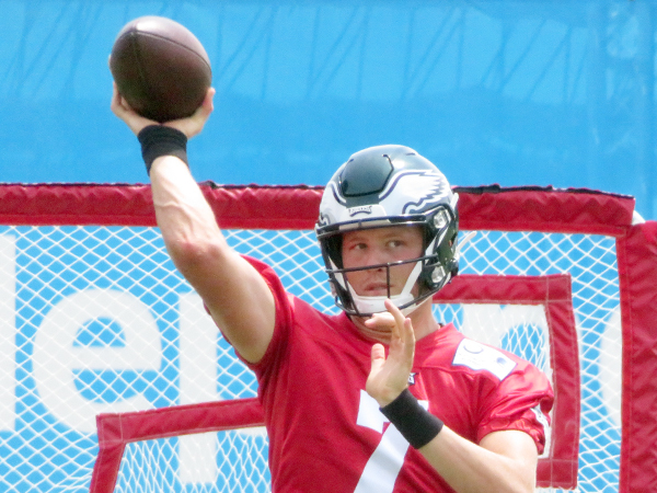 Sudfeld Injury Stalls the Eagles Backup QB’s Development