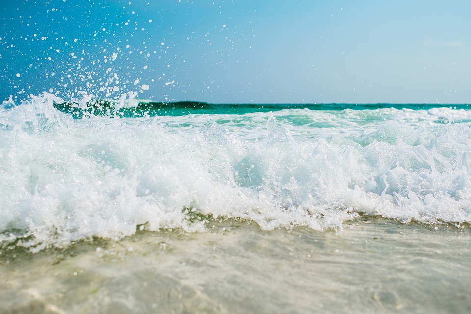 Police Reportedly Using Plainclothes Officers To Catch Beach Boozing Lawbreakers